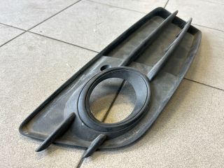 bontott AUDI A4 B8 Bal Ködlámpa Rács