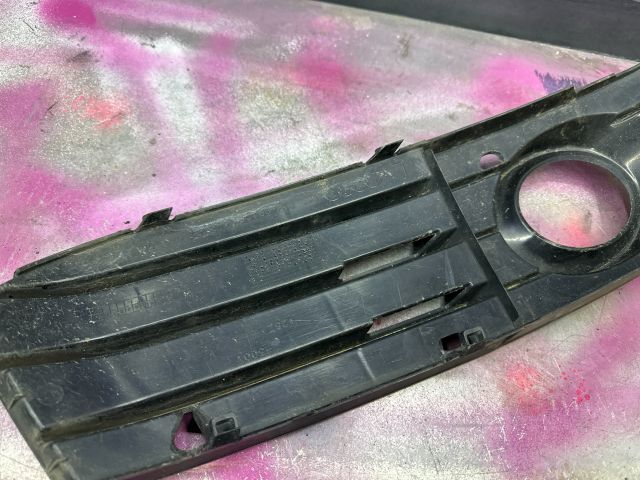 bontott AUDI A4 B8 Bal Ködlámpa Rács