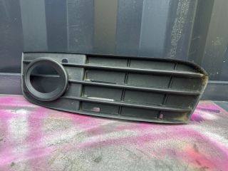 bontott AUDI A4 B8 Bal Ködlámpa Rács