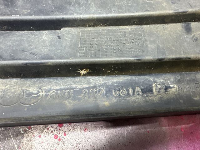 bontott AUDI A4 B8 Bal Ködlámpa Rács