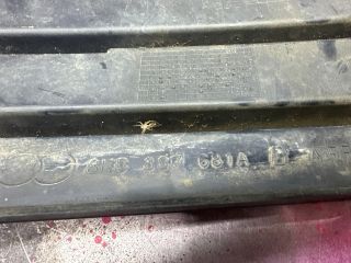 bontott AUDI A4 B8 Bal Ködlámpa Rács