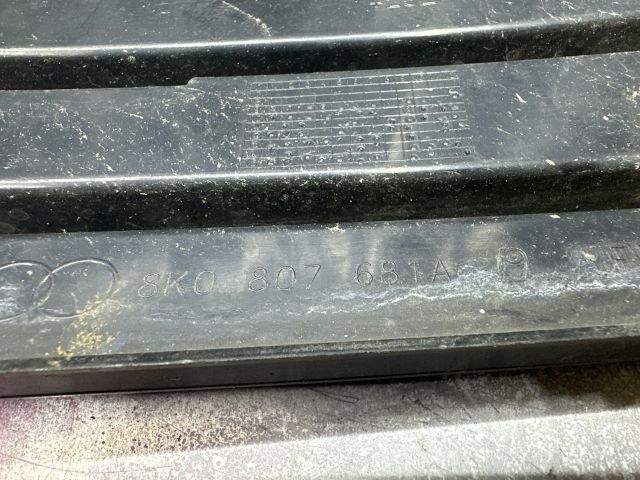 bontott AUDI A4 B8 Bal Ködlámpa Rács