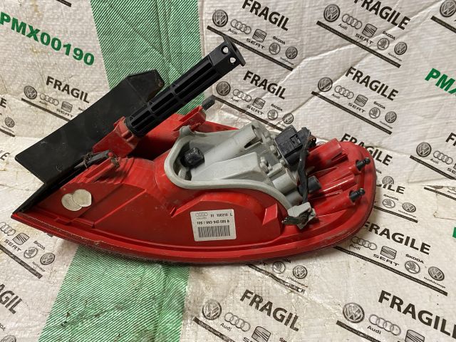 bontott AUDI A4 B8 Bal Külső Hátsó Lámpa