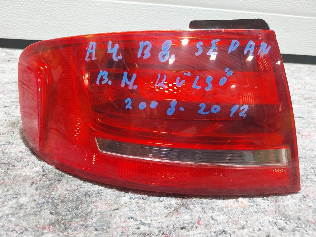 bontott AUDI A4 B8 Bal Külső Hátsó Lámpa