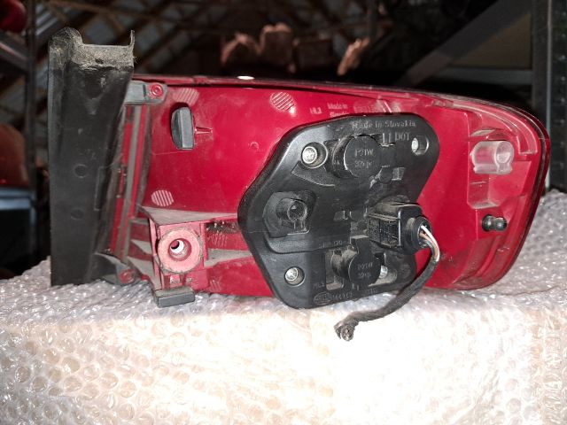 bontott AUDI A4 B8 Bal Külső Hátsó Lámpa
