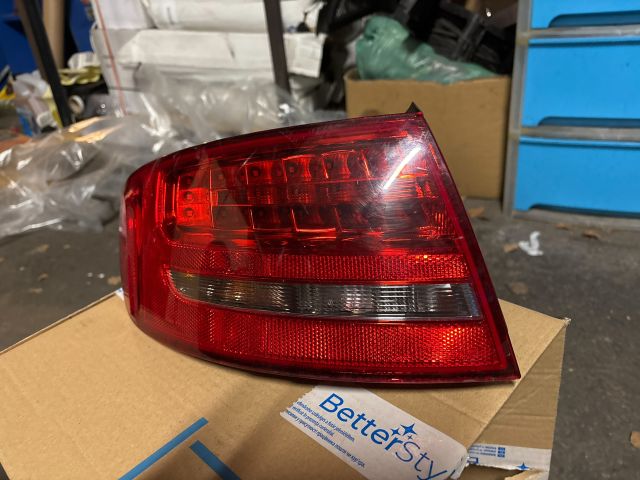 bontott AUDI A4 B8 Bal Külső Hátsó Lámpa