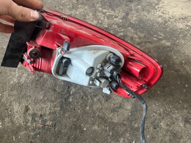 bontott AUDI A4 B8 Bal Külső Hátsó Lámpa