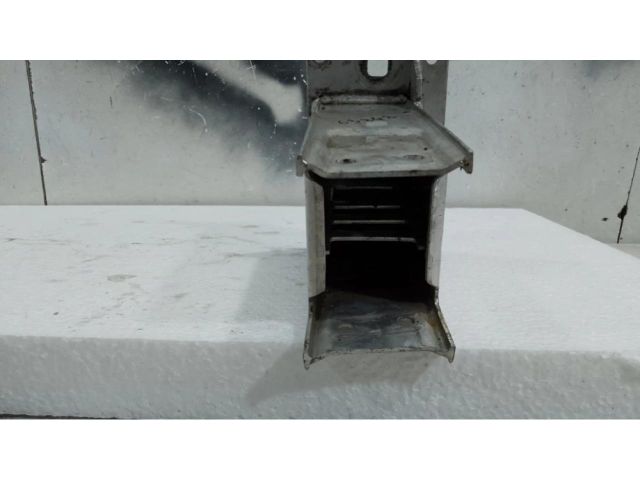 bontott AUDI A4 B8 Bal Lökhárító Tartó Nyúlványvég