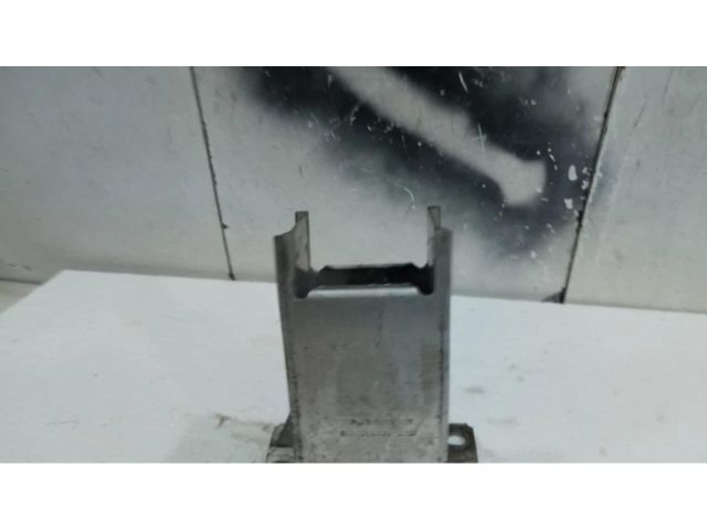 bontott AUDI A4 B8 Bal Lökhárító Tartó Nyúlványvég