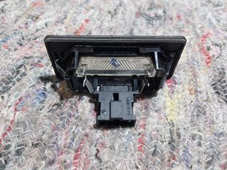 bontott AUDI A4 B8 Bal Rendszámtábla Világítás