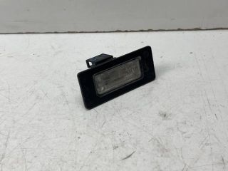 bontott AUDI A4 B8 Bal Rendszámtábla Világítás