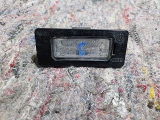 bontott AUDI A4 B8 Bal Rendszámtábla Világítás