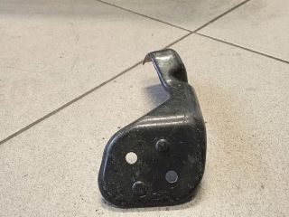 bontott AUDI A4 B8 Bal Sárvédő Oldaltartó