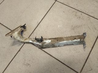 bontott AUDI A4 B8 Bal Sárvédő Oldaltartó