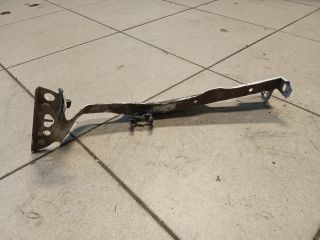 bontott AUDI A4 B8 Bal Sárvédő Oldaltartó