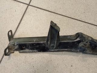 bontott AUDI A4 B8 Bal Sárvédő Oldaltartó