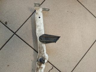 bontott AUDI A4 B8 Bal Sárvédő Oldaltartó