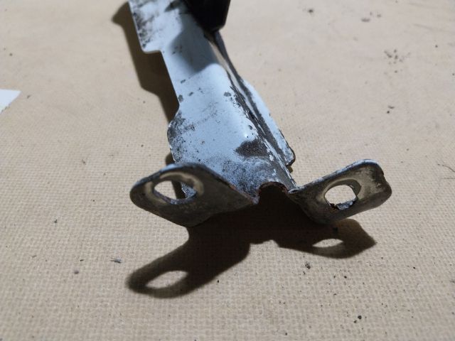 bontott AUDI A4 B8 Bal Sárvédő Oldaltartó