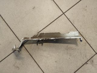 bontott AUDI A4 B8 Bal Sárvédő Oldaltartó