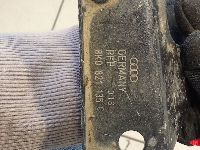 bontott AUDI A4 B8 Bal Sárvédő Oldaltartó