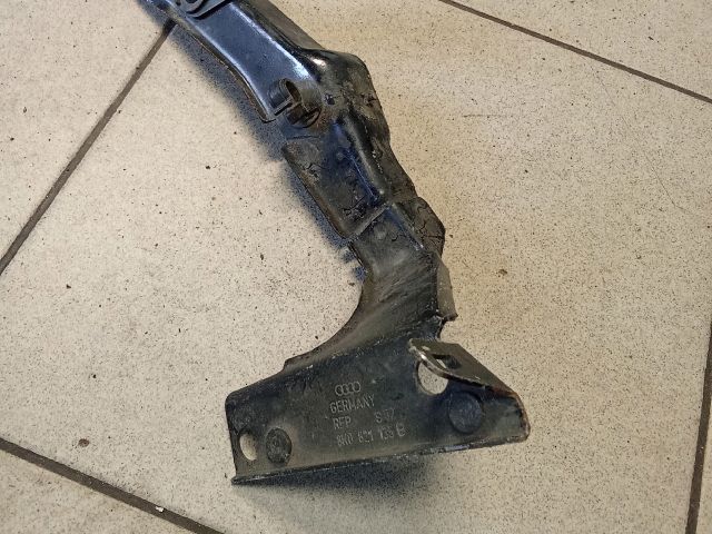 bontott AUDI A4 B8 Bal Sárvédő Oldaltartó