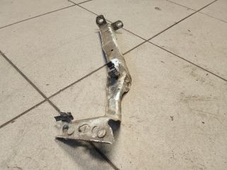 bontott AUDI A4 B8 Bal Sárvédő Oldaltartó