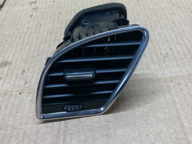 bontott AUDI A4 B8 Bal Szellőző