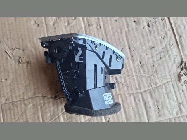 bontott AUDI A4 B8 Bal Szellőző