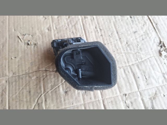 bontott AUDI A4 B8 Bal Szellőző