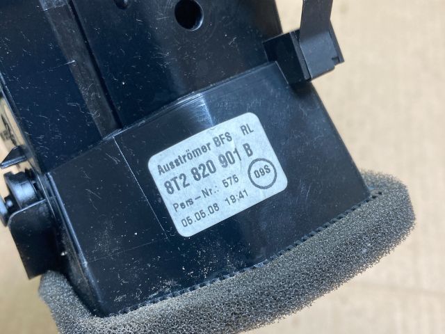 bontott AUDI A4 B8 Bal Szellőző