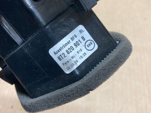 bontott AUDI A4 B8 Bal Szellőző