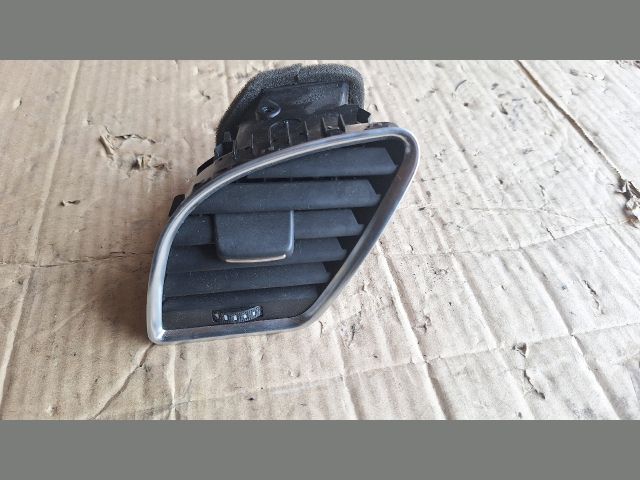 bontott AUDI A4 B8 Bal Szellőző