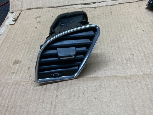 bontott AUDI A4 B8 Bal Szellőző