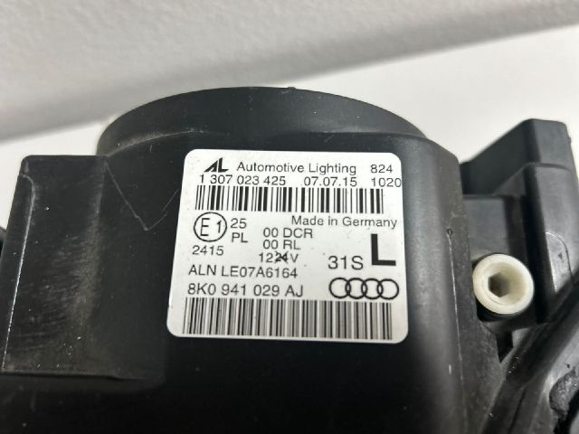 bontott AUDI A4 B8 Bal Xenon Fényszóró