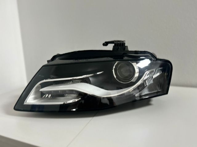 bontott AUDI A4 B8 Bal Xenon Fényszóró