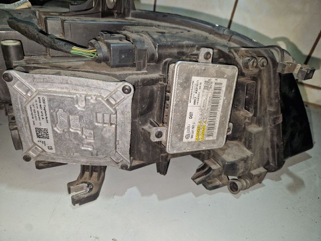 bontott AUDI A4 B8 Bal Xenon Fényszóró