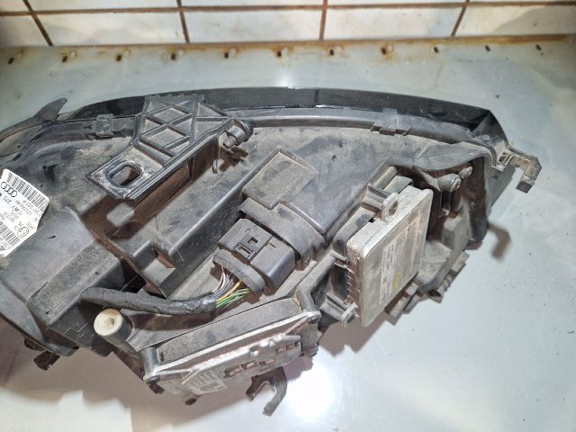 bontott AUDI A4 B8 Bal Xenon Fényszóró