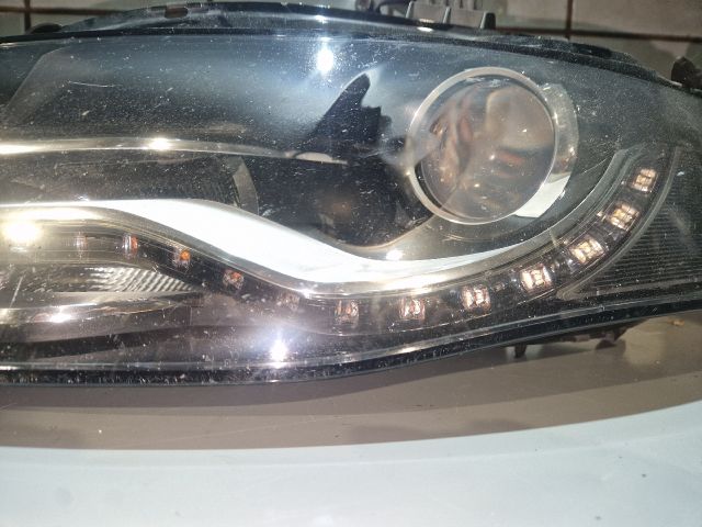 bontott AUDI A4 B8 Bal Xenon Fényszóró