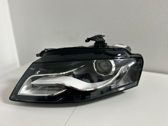 bontott AUDI A4 B8 Bal Xenon Fényszóró