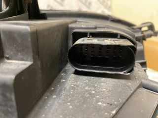 bontott AUDI A4 B8 Bal Xenon Fényszóró