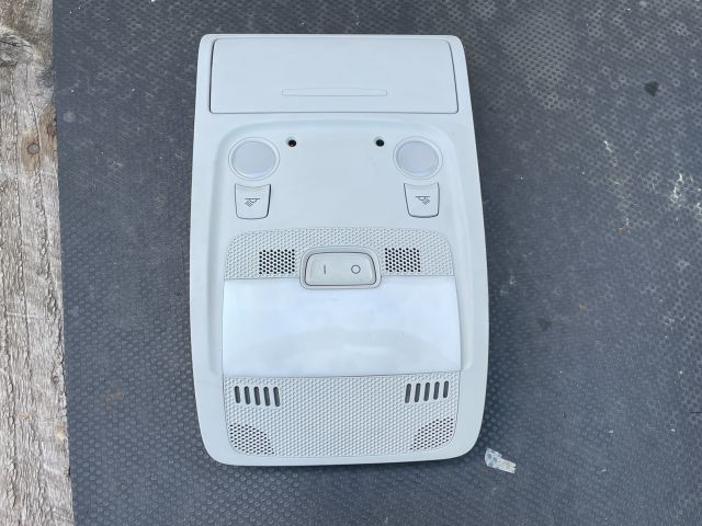 bontott AUDI A4 B8 Beltér Világítás Első