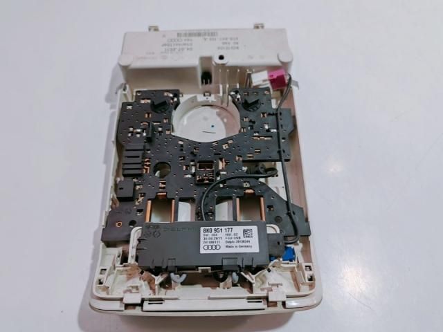 bontott AUDI A4 B8 Beltér Világítás Első