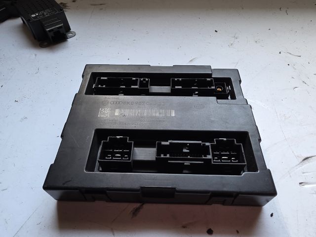 bontott AUDI A4 B8 Biztosítéktábla Fedél