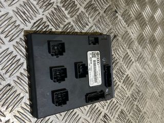 bontott AUDI A4 B8 Biztosítéktábla Utastér