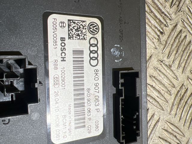 bontott AUDI A4 B8 Biztosítéktábla Utastér