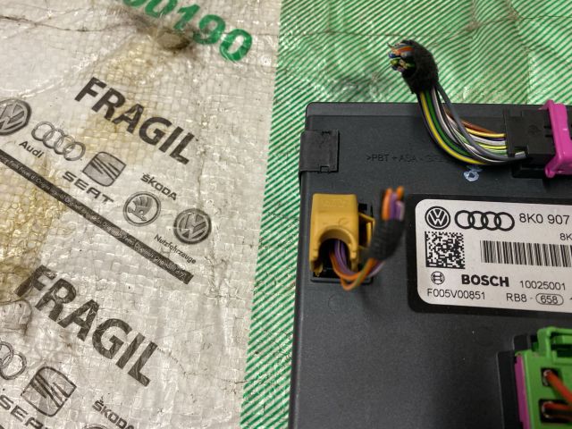 bontott AUDI A4 B8 Biztosítéktábla Utastér