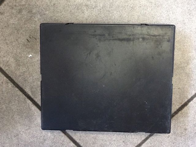 bontott AUDI A4 B8 Biztosítéktábla Utastér