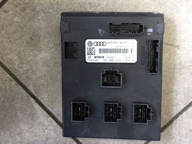 bontott AUDI A4 B8 Biztosítéktábla Utastér