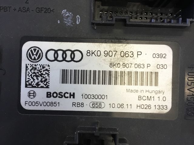 bontott AUDI A4 B8 Biztosítéktábla Utastér