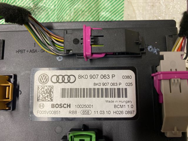 bontott AUDI A4 B8 Biztosítéktábla Utastér